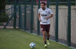 Preterido, Nenê deixa Morumbi antes dos demais jogadores do São Paulo