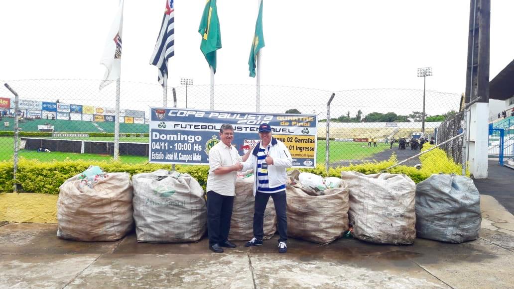 Mesmo com forte chuva, torcida prestigia Copa Paulista com apoio do Futebol Sustentável