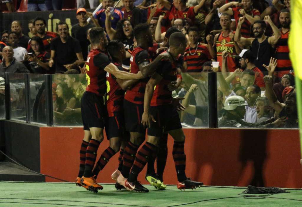 Com apoio da torcida, rubro-negros vão em busca da terceira vitória consecutiva no Brasileirão. (Foto: Williams Aguiar/Sport Club do Recife)