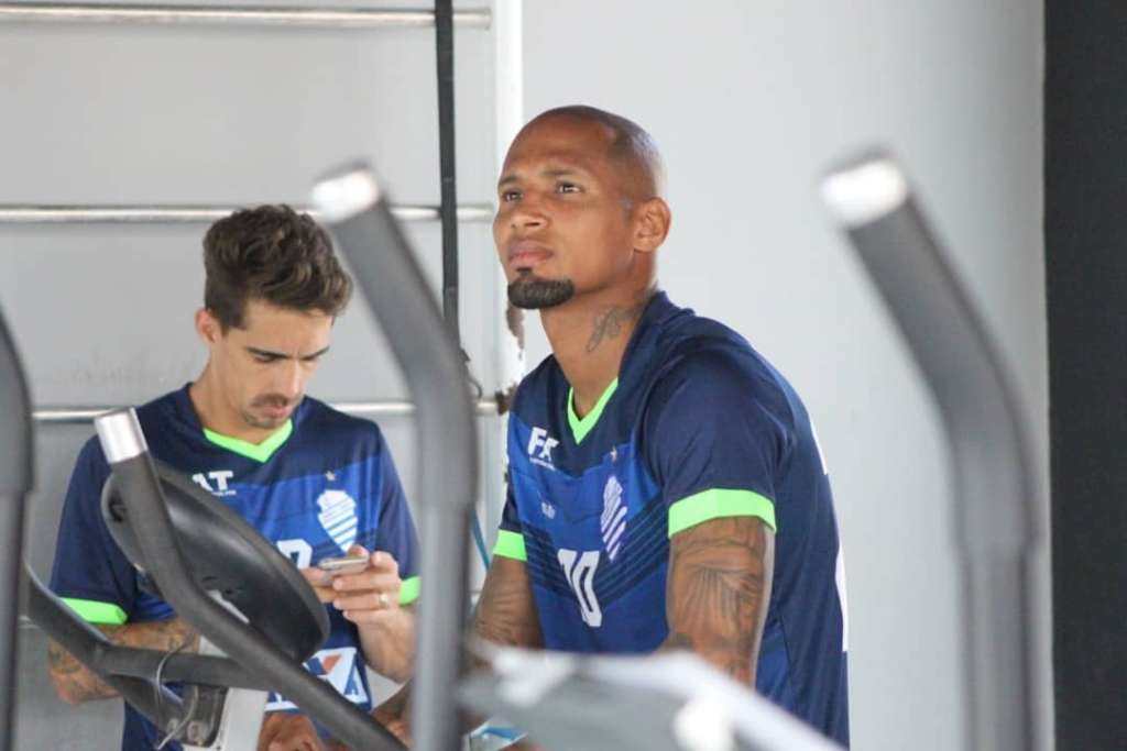 Elenco do CSA treinou em São Luís e já seguiu viagem para Fortaleza