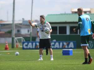 Série B: Argel Fucks espera decidir se fica ou não no Coritiba