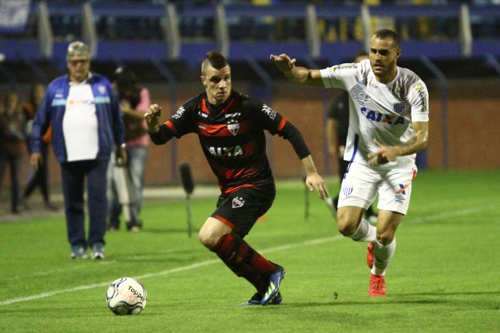 No primeiro turno, Avaí e Atlético-GO ficaram no empate sem gols em Florianópolis