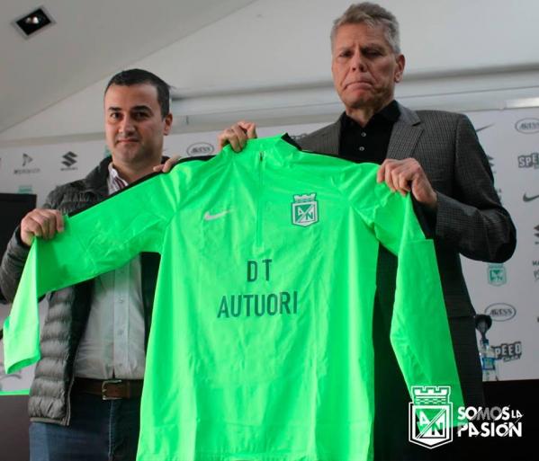 Paulo Autuori foi apresentado oficialmente como técnico do Atlético Nacional nesta terça (Foto: Divulgação/Atlético Nacional)