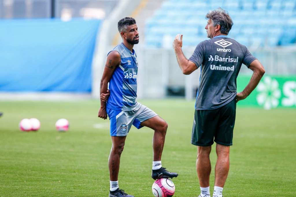 Léo Moura pode reforçar o Flamengo em 2018. (Foto: Lucas Uebel / Grêmio)