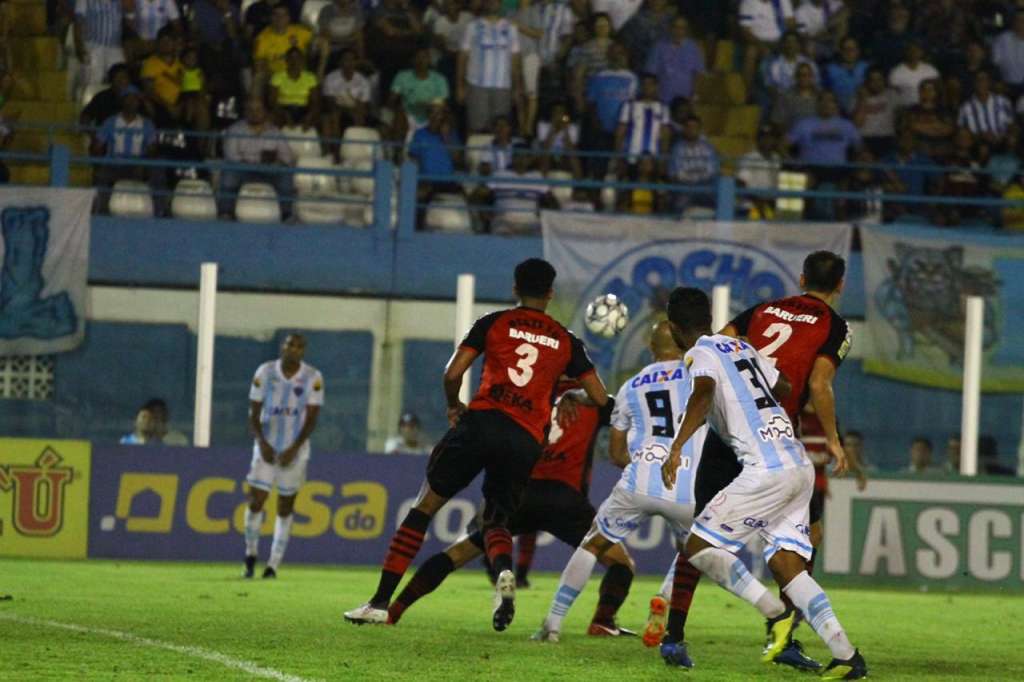 O segundo tempo no jogo da Curuzu foi bastante movimentado e com cinco gols (Foto: Fernando Torres/Paysandu)