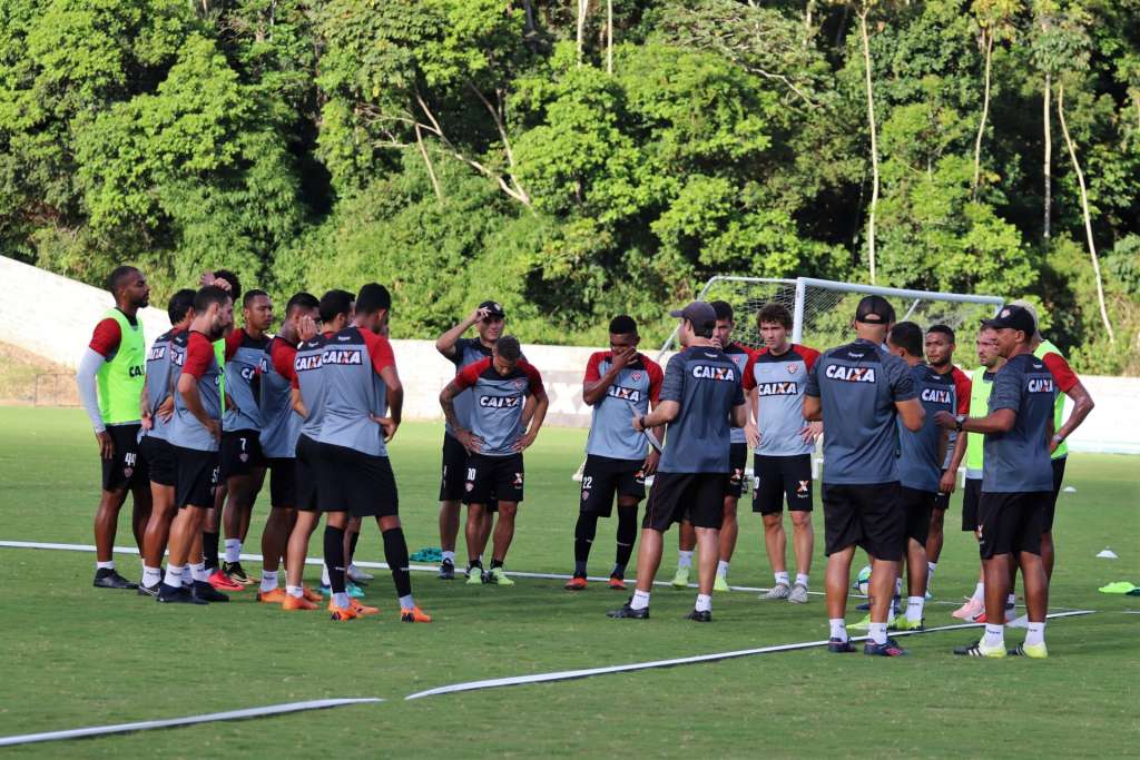  João Burse comandará o Vitória até o fim do Brasileirão