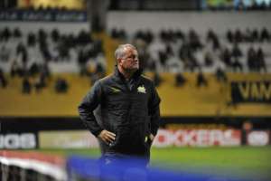 Mazola diz ainda não ver Criciúma garantido na Série B