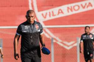 Série B: Hemerson Maria pede desculpa por vexame do Vila, mas sonha com acesso