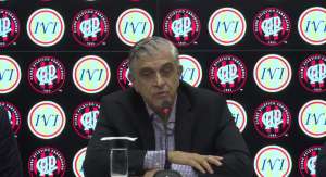 Petraglia diz que Atlético-PR terá nova identidade com mudança de cores e escudo
