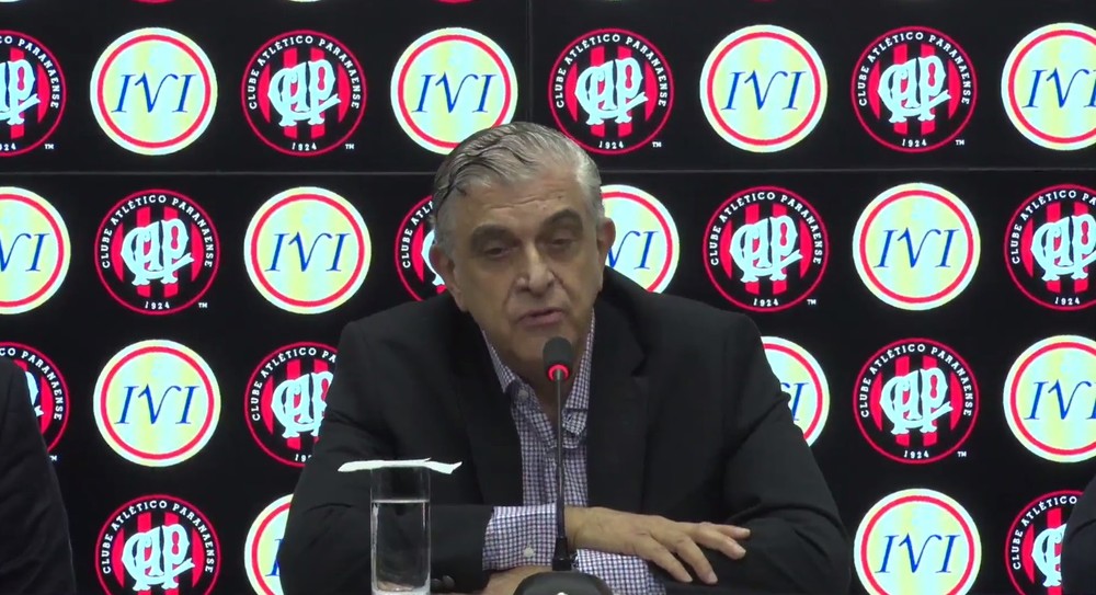 Petraglia diz que Atlético-PR terá nova identidade com mudança de cores e escudo