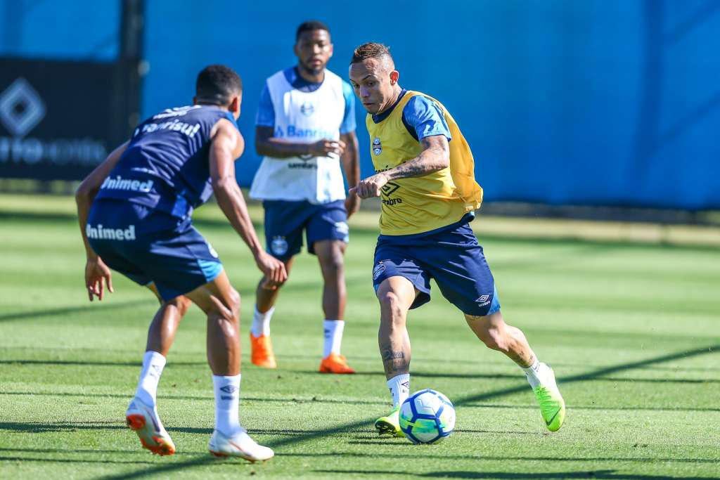 Artilheiro do Grêmio revela trauma por gol perdido diante do River