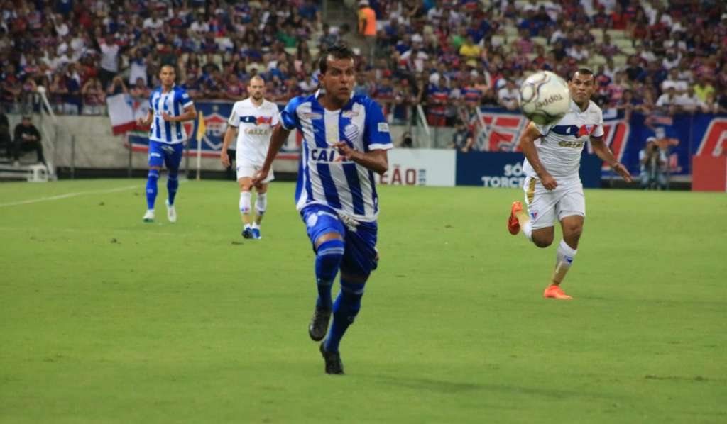 Didira se lesionou contra o Fortaleza (Foto: Divulgação/ CSA)