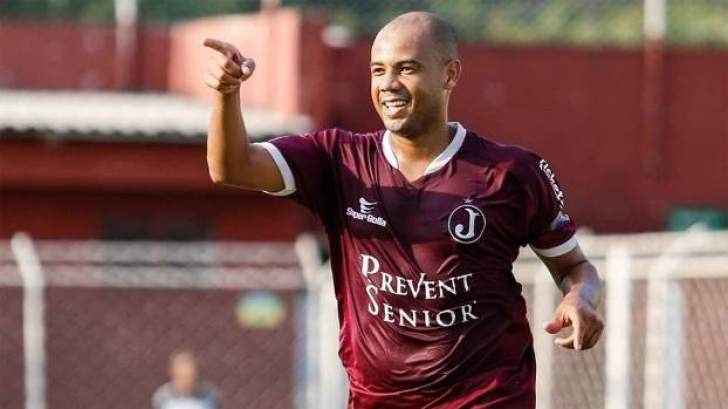 Preso por não pagar pensão alimentícia, Gil consegue alvará de soltura