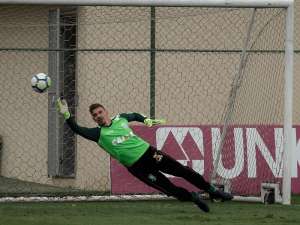 Com dúvidas, América-MG tenta dar fim a má fase contra Paraná