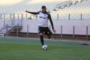 Com time definido, Ceará enfrenta Inter para se afastar do rebaixamento