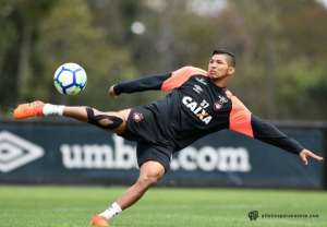 Tiago Nunes faz mistério, mas Atlético-PR deve ter força máxima contra Cruzeiro