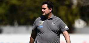 Médico do Santos se demite ao vivo na TV e critica contratação de atacante