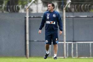 Cuca diz que Rodrygo, com febre, deve desfalcar o Santos contra a Chapecoense