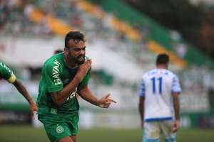 Com novidades, Claudinei começa montar a Chape para enfrentar o Santos