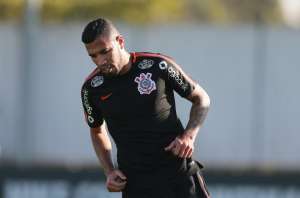 Com um gol em nove jogos, atacante deve ser liberado pelo Corinthians