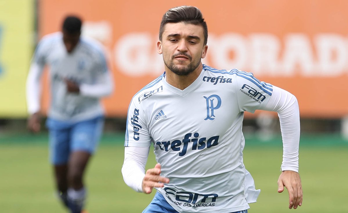 Conquistar um título pelo Palmeiras será minha realização, diz Victor Luis