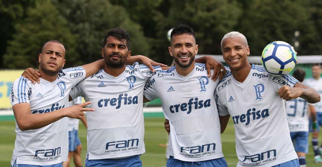 O último treinamento do Palmeiras antes do jogo contra o Atlético-MG foi descontraído