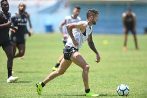 Sem definir substituto de Moledo, Inter faz último treino antes de jogo com Ceará
