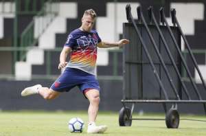 Destaque do Vasco, argentino diz que reencontro com o Grêmio será 