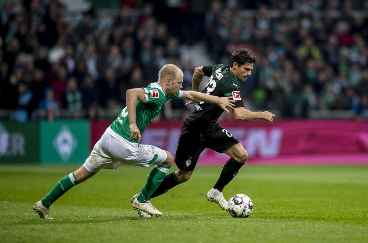 ALEMÃO: Borussia Mönchengladbach vence Werder Bremen e cola no líder Borussia Dortmund