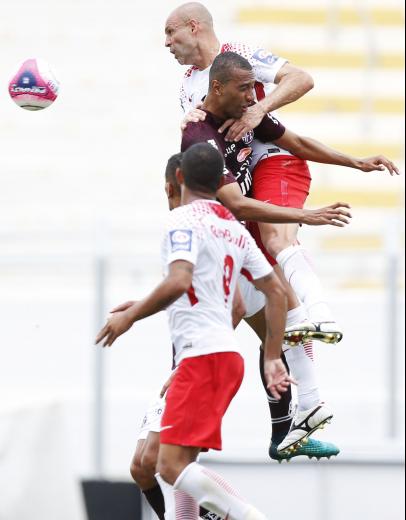 Red Bull lutou muito, mas não evitou a derrota