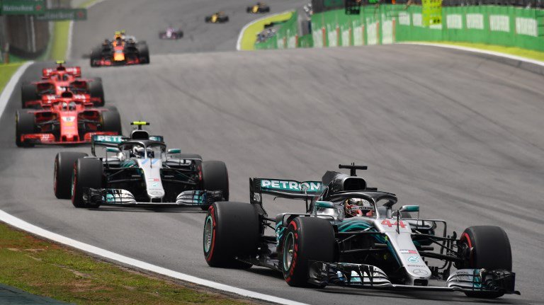 F1: Hamilton aproveita toque de Ocon em Verstappen para vencer GP do Brasil