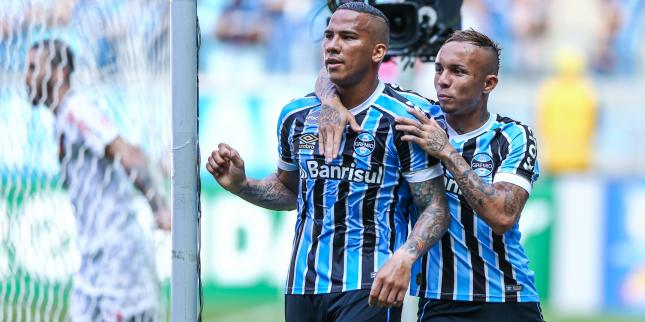 Jael empatou o jogo ainda no primeiro tempo após cruzamento do veterano Léo Moura