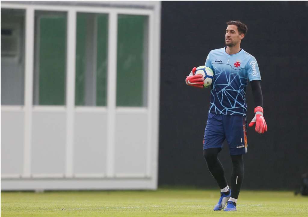Após falhar feio no Vasco, Martín Silva lamenta: 'Estou muito bravo comigo mesmo' 2 0002050353840 img
