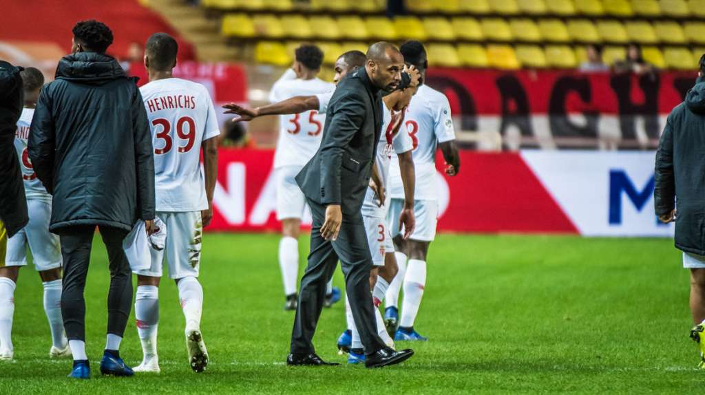 Francês: Direção do Monaco mantém Thierry Henry como técnico após goleada sofrida para PSG