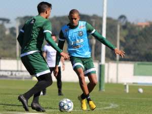 Série B: Com lateral suspenso, Coritiba deve ter apenas uma mudança contra a Ponte