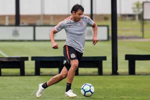 Convocados pelo Paraguai, Romero e Derlis González desfalcam Corinthians e Santos