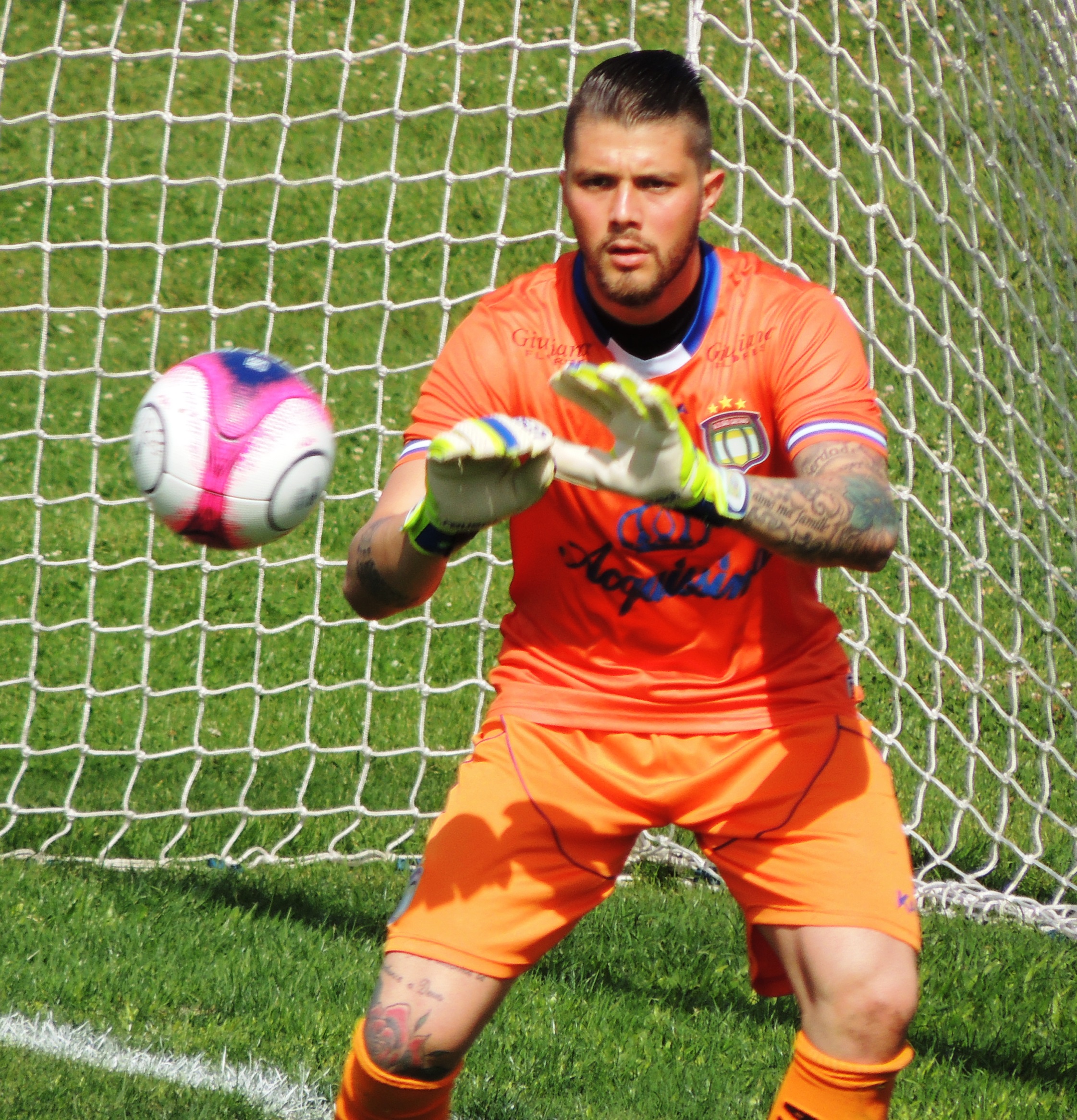 Paulistão: Ex-goleiro do Inter busca titularidade no São Caetano: “Trabalhar forte”