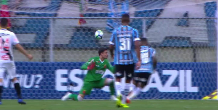 O gol que selou o resultado saiu já aos 49 minutos do segundo tempo, em frango de Martín Silva (Foto: Reprodução)
