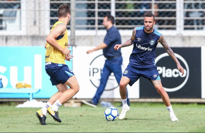 O meia-atacante Luan participou da atividade no CT Presidente Luiz Carvalho (Foto: Lucas Uebel/Grêmio)