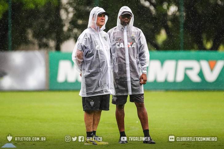 Com dores musculares, Chará desfalca Atlético-MG, que terá três baixas no Paraná