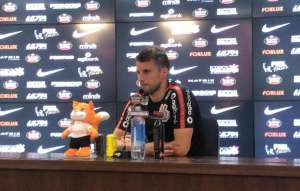 Henrique reclama que arbitragem tirou 11 pontos do Corinthians no Brasileirão