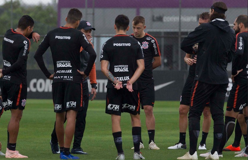 Corinthians deve ter apenas duas mudanças para enfrentar o Cruzeiro