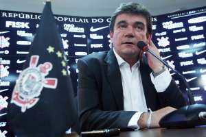 Andrés vai à Europa tentar fechar patrocínio e naming rights com a Emirates