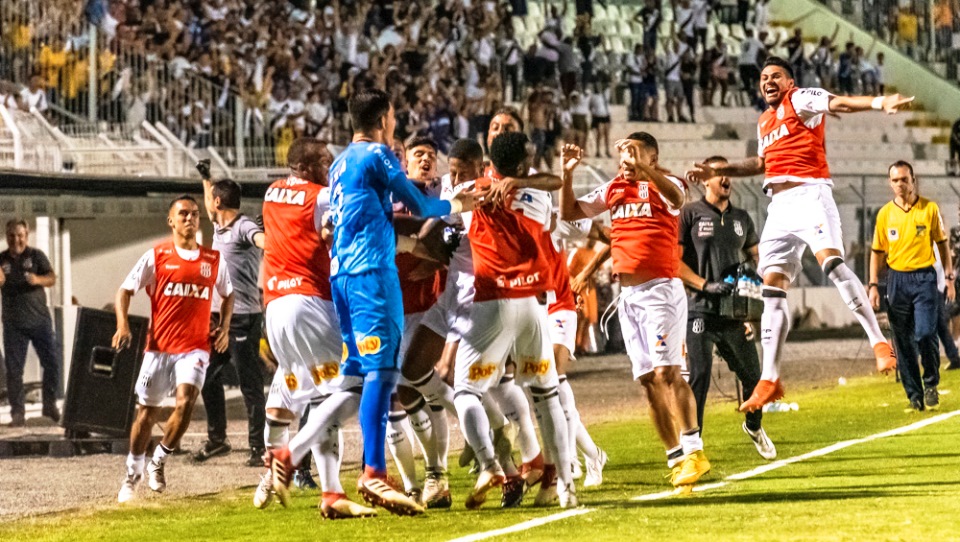 Ponte Preta 2 x 0 Coritiba - Macaca vence, entra no G4 e dorme na vice-liderança 2 0002050354213 img