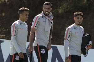 Corinthians estuda despachar atacante do elenco para dar chance a Gustagol