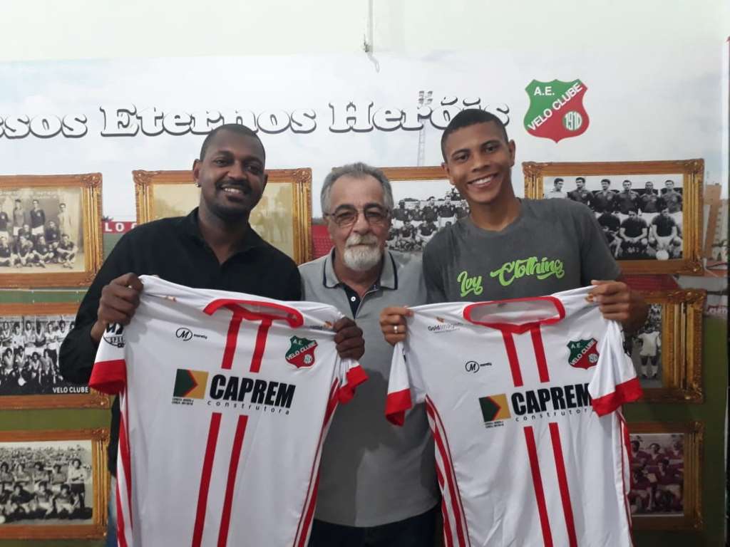 Rufino (E) e Edmilson (D) (Foto: Leonardo Mendes / A.E. Velo Clube)