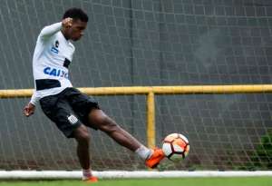 Atacante e meia não treinam e podem aumentar lista de desfalques do Santos