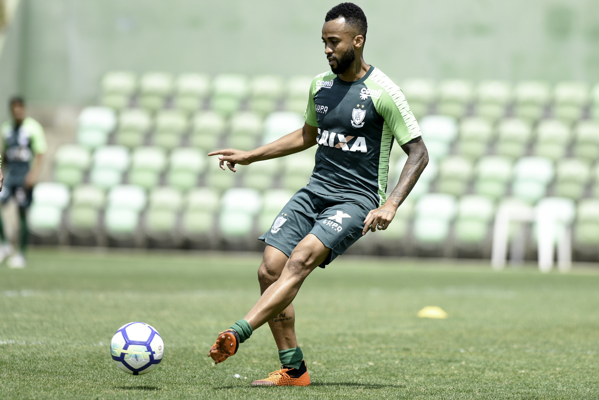 Wesley espera grande jogo do América-MG contra Internacional em decisão