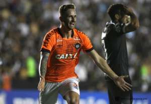 Presidente estuda mudar nome do Atlético-PR, além de cor e escudo