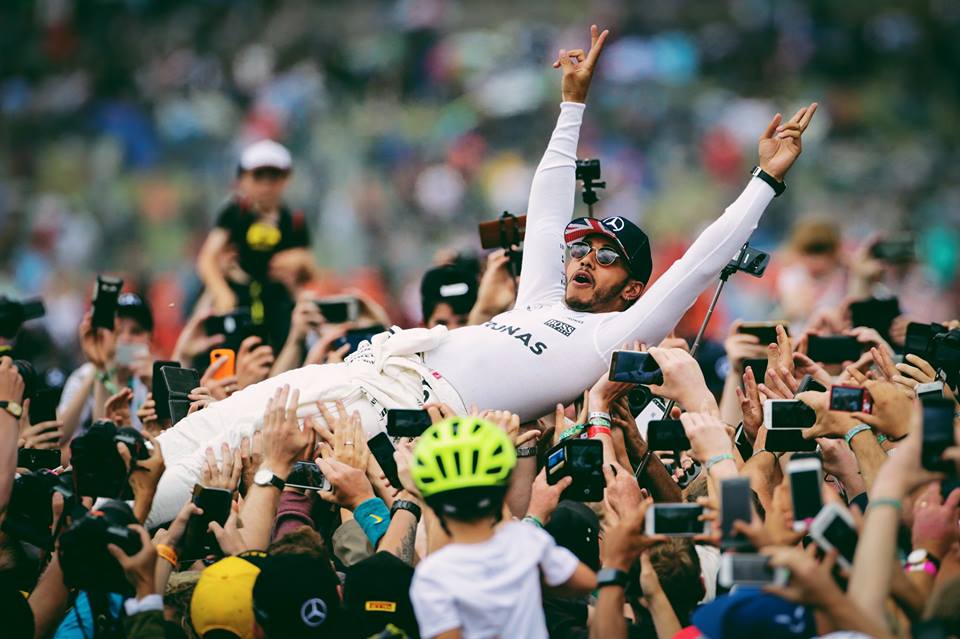 F1: Pentacampeão, Hamilton esclarece comentários sobre a ‘pobreza’ da Índia